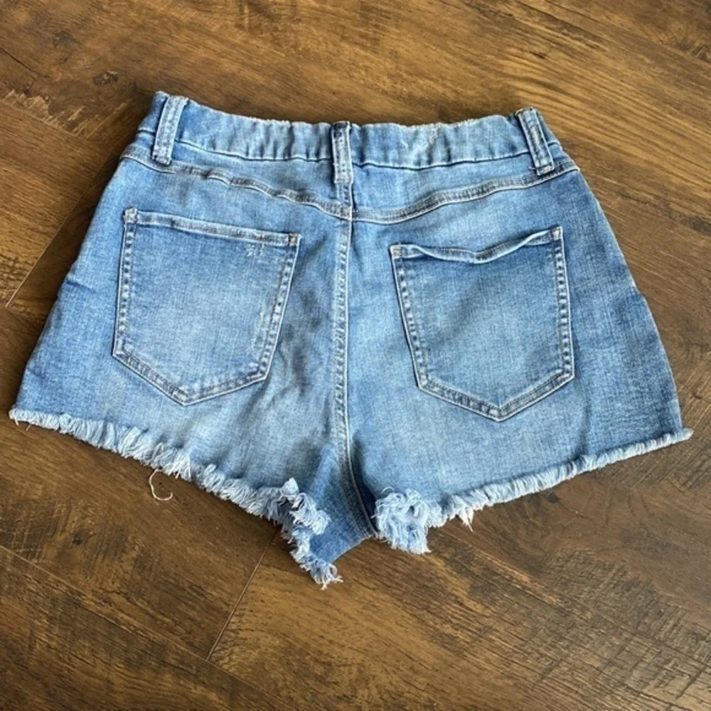 Women’s Rewash size 9 Jean shorts